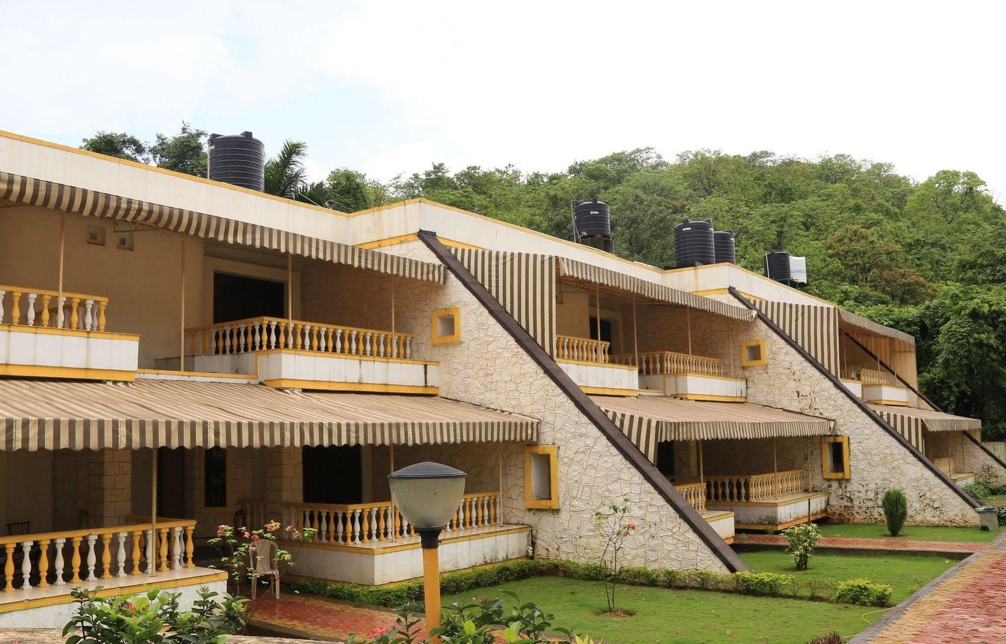 Panoramic Resort Panvel Karnāla Exterior foto